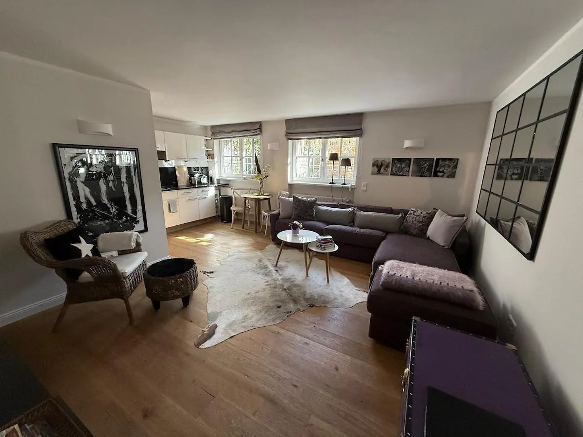 Stylish Garden Apartment In Central Munich
